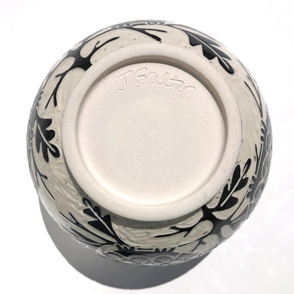 Jennifer Falter Art Pottery Owl Bowl Sgraffito Porcelain black white AS IS CHIP - Picture 13 of 14